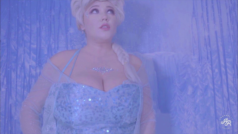 Annabelle Rogers: Stortuttad Elsa