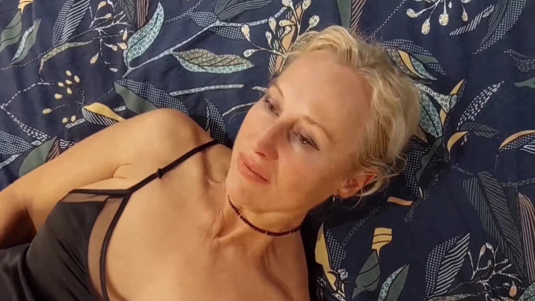 Amateur Wife Enjoys Naked Sex Games