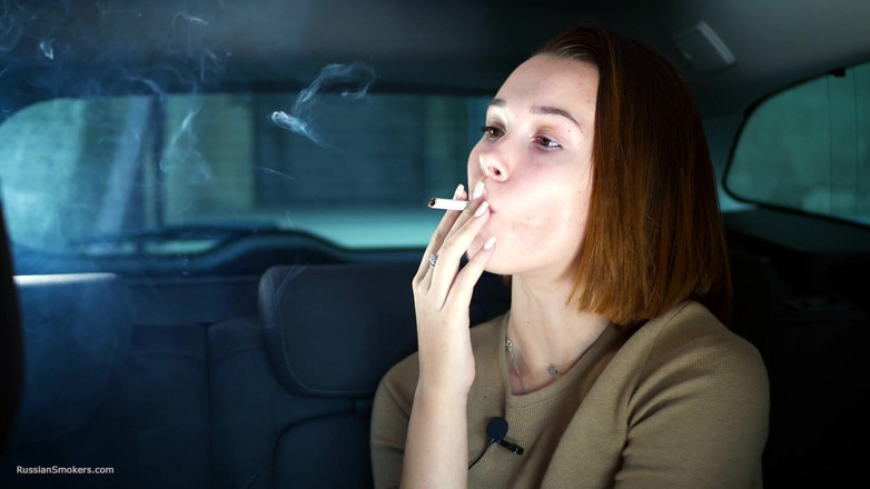 Russian Smokers: seksi roosi beb sigret pite hue prakritik seting