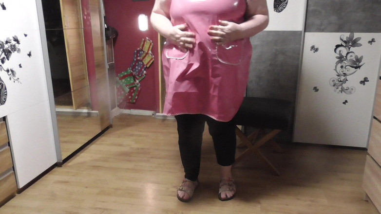 tammara big: În șorțul de cauciuc aplatizez papucii