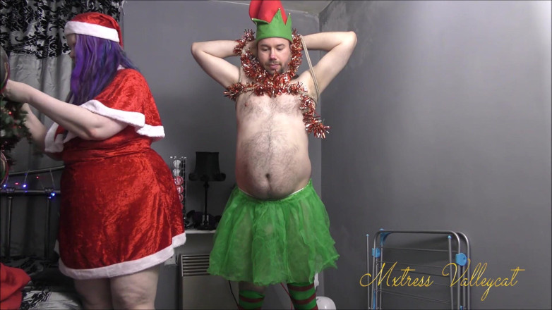 Mxtress Valleycat: Human Christmas tree