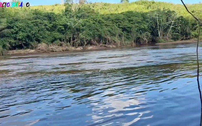 Marcio baiano: Doppia sborrata vicino al fiume con donne che prendono sperma