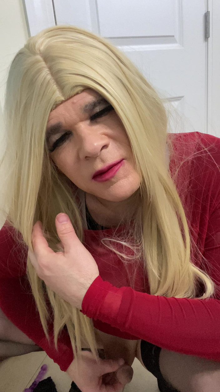 MadisonCD2025: Transeksüel amatör ayağa kalkıyor ve edepsizce konuşuyor ve klitoris yarağını...