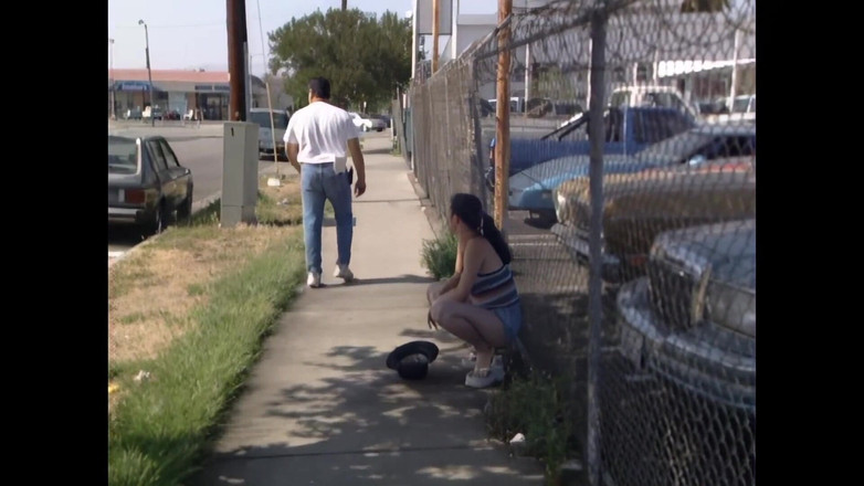 Pornobello: Yumuşak yuvarlak poposu olan azgın bir kahverengi esmer, büyük bir...