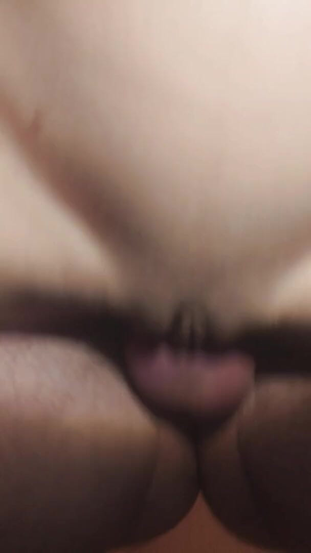 Wet Pussy Fuck: Він швидко відтрахав і ризиковано кінчив в її пизду– кремпай крупним планом