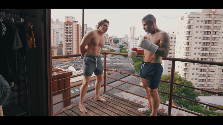 Victor Punish: Socado ao ar livre em São Paulo