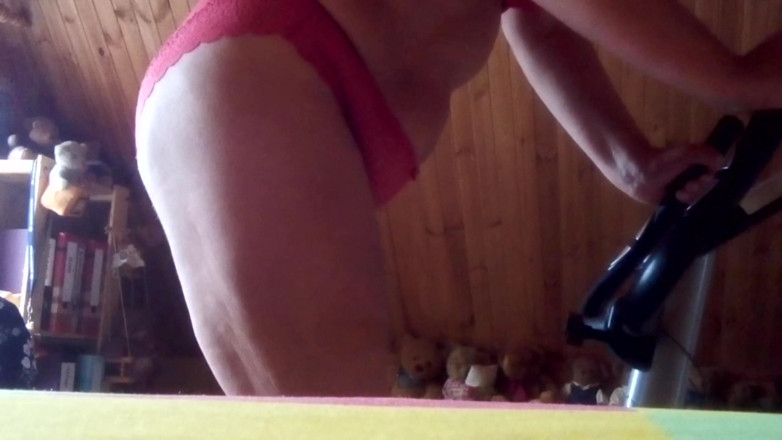 Hot-Pussy66: Červené spodní prádlo pro sport