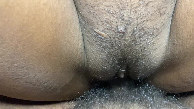 Angoori: Üvey anne kimse yokken kızını evde yalnız bıraktı, tam xxx...