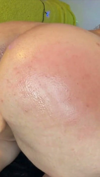 Huge Ass Girl Loves a Dildo Deep Inside Her!