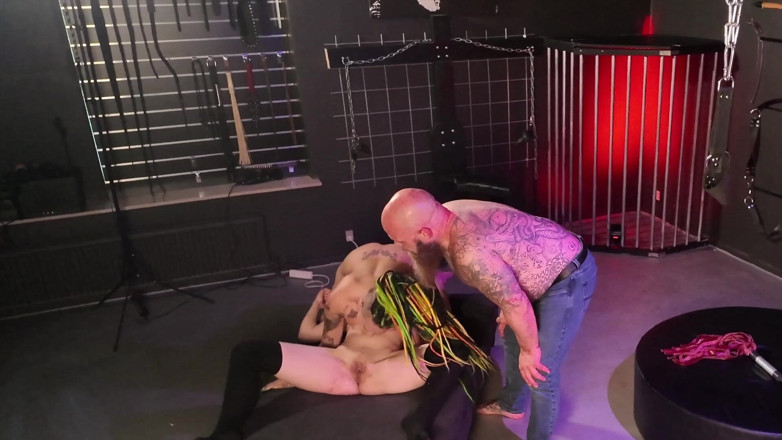 EdgesOfReality: Le Premier Film BDSM De Jeunes Filles