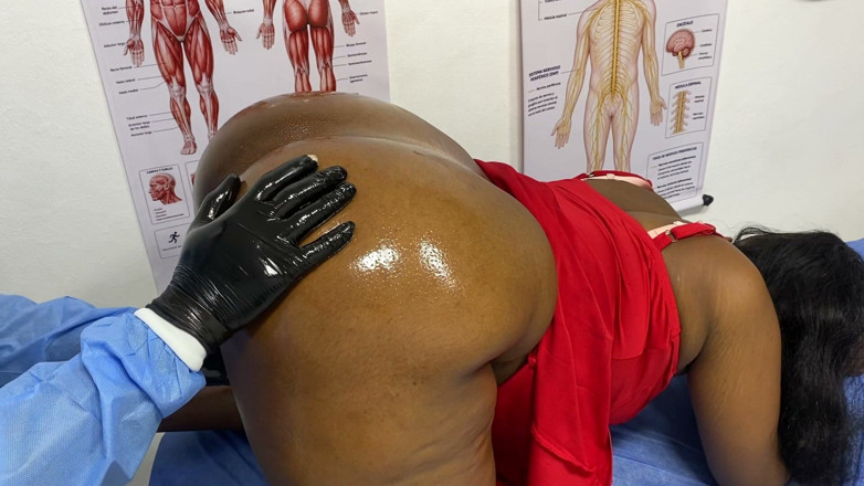 nalgonadior: Un gynécologue éjacule à l’intérieur de la patiente après avoir vérifié sa...