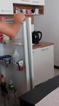 Amica Sorprende Il Marito Della Sua Migliore Amica Moglie Colta in Flagrante