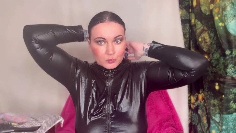 MissFFW: Slečna Ffw zkouší různé účesy a pásky