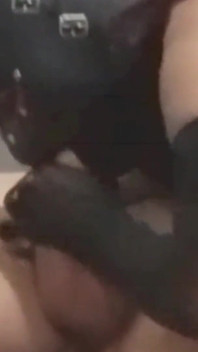 MILF, ağızda boşalma ile ters oral seks