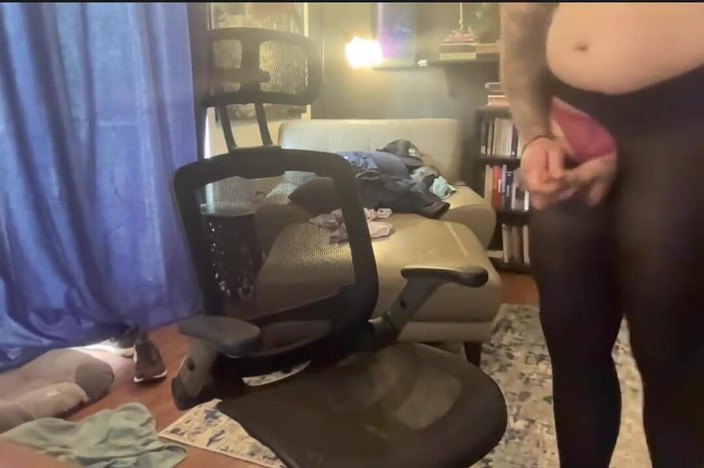 Dirtytrisha: Rippande strumpbyxor och pissar