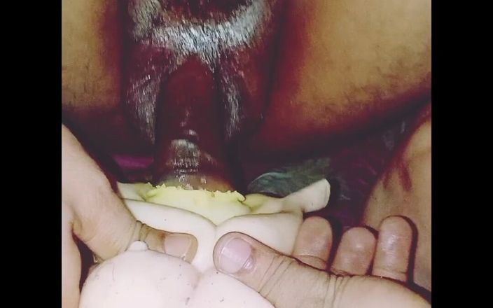 Shiv Shankar Kumar: Me divierto con mis muñecas sexuales.
