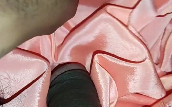 Satin And Silky: Sega di seta di raso porno - Struscia la testa del...