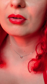 31 talimatı asmr videosu - seksi kızıl saçlı orta yaşlı seksi kadın