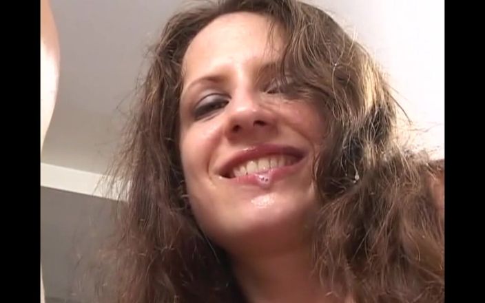 Still Slut: Yaşlı erkek delisi sikişmek için asla durmuyor! - Cilt 04