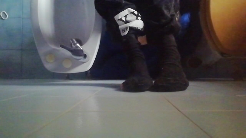 Culopeke: Guy tied her legs and opens her tight ass