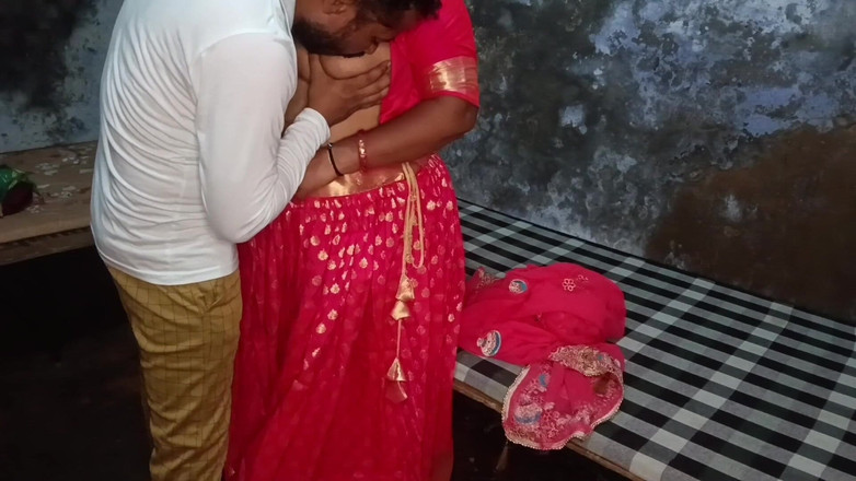 Yourgeeta8899: देसी गांव प्रेमिका गुलाबी चूत चुदाई