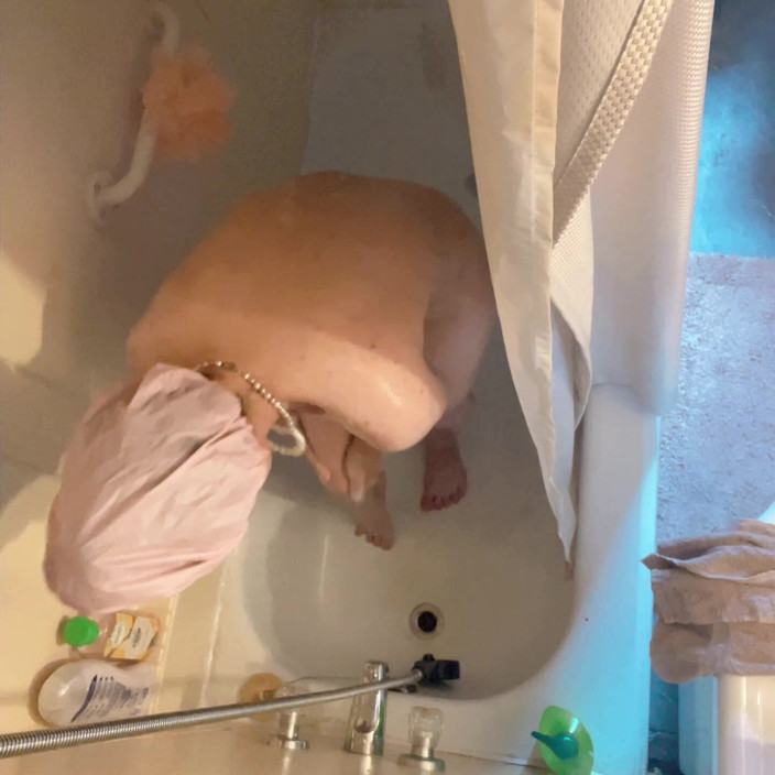 sweethanajapanese: Hot Weather Hana Need Cool Down Her Body