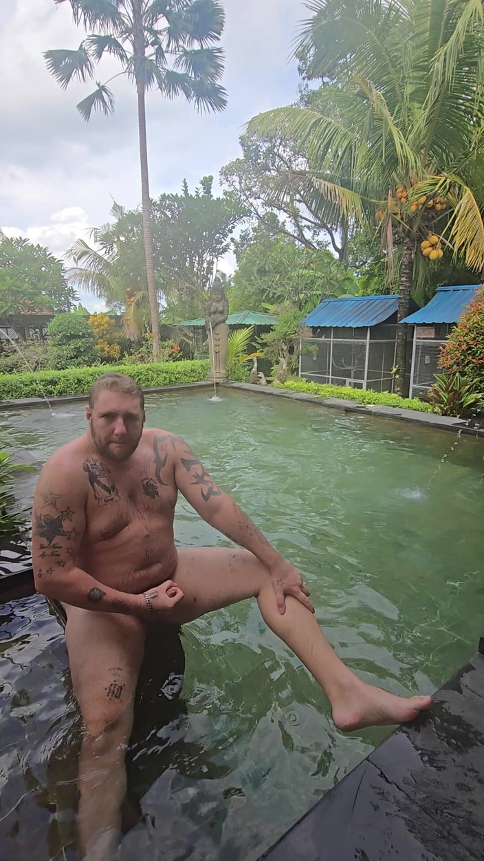 Jimbob Star GAY: Jimbob wichst im pool