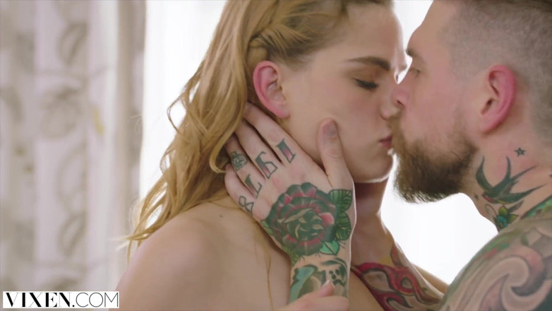 Vixen: VIXEN - Nová rozvedená má sex se svým osobním trenérem