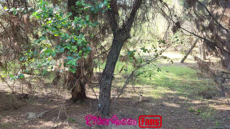 Riderqueen BBW Step Mom Latina Ebony: Riderqueen da sola all'aperto