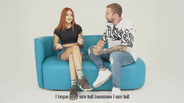 JuanBustos: Megan russo si cewek mungil rambut merah pertama kali dientot...