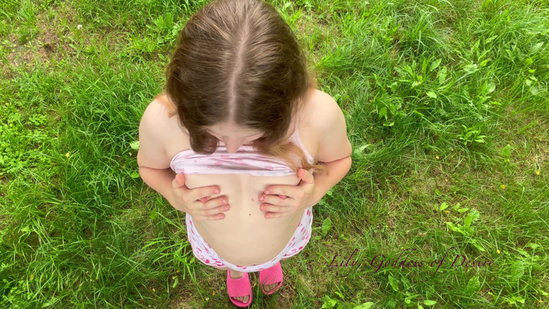 Lily, Goddess of Desire: POV: tatăl vitreg îmi dă un penis ca să-l facă să...