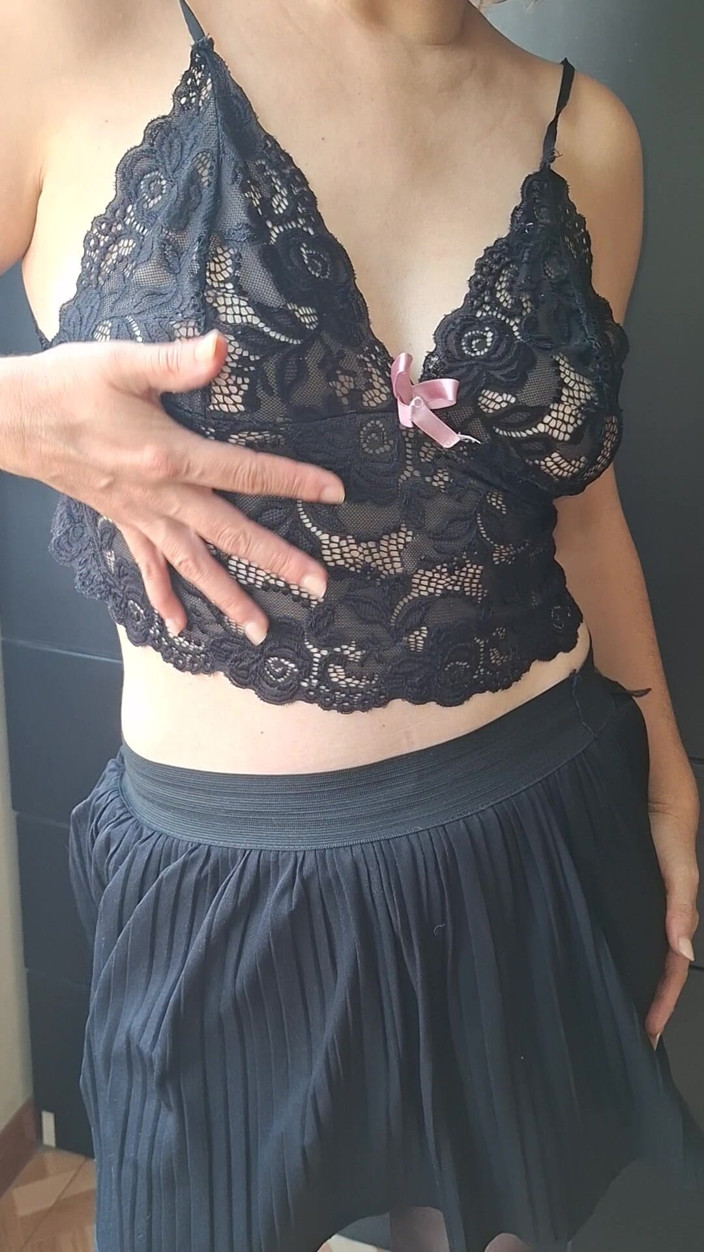 Agnes Swallow: Modeling My Outfit