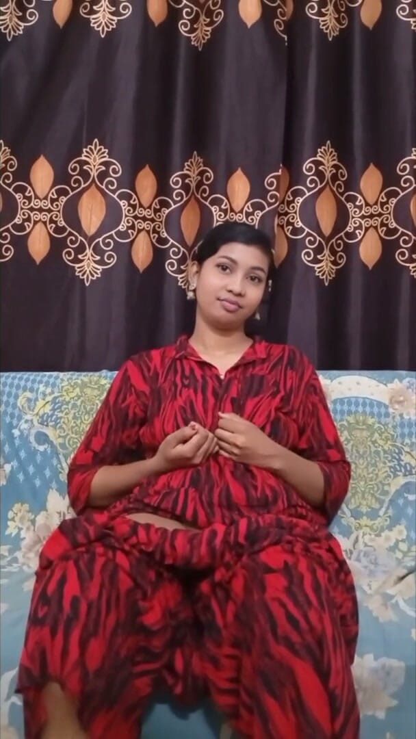 Bangla Academy: غريل جميلة وحدها تظهر إصبعها كس في CREAMPIE
