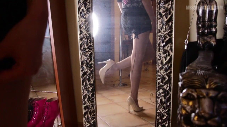 Lady Mesmeratrix Official: Zkřížení mých sexy nohou