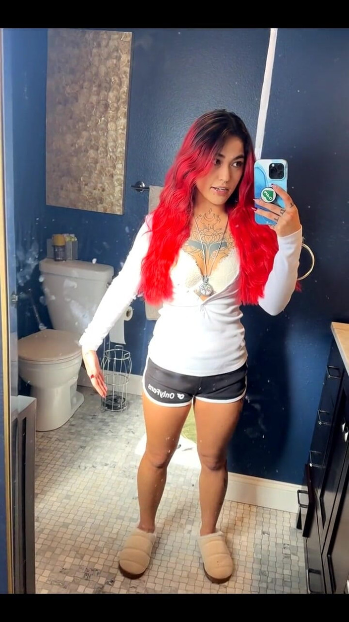 lilRavenFox: Femeie mică