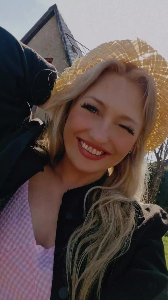 Sensual and spicy: Blonde