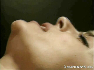 Classic Porn DVDs: Sexy služka se stará o svého pána