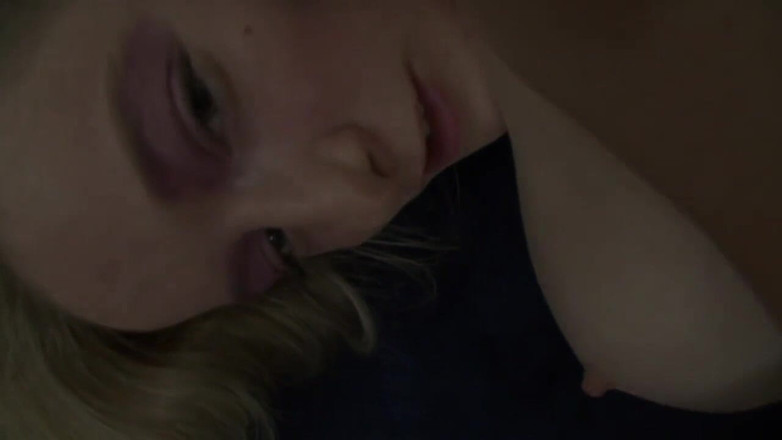 Monster Cocks: सुनहरे बालों वाली रंडी के लिए विशाल लंड