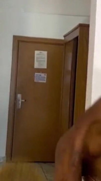 Le è piaciuto il grosso cazzo del suo direttore d'hotel