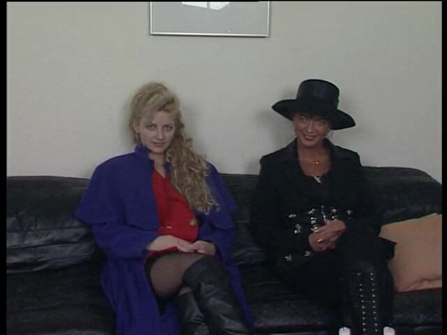 Lucky Cooch: Blonde bitch wearing stockings gets her hairy pussy licked