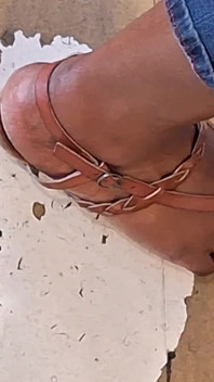 Looking at Ruby Red Toes with Coco Ebony at Nola Coffee Shop