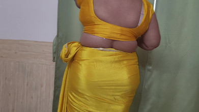 Hot Pavitra: Desi di Rumah