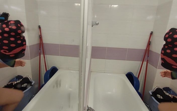 Mirsur: Sexy moglie amatoriale si rade le gambe. Capelli figa latina,...