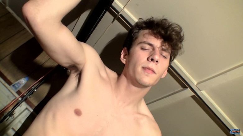 Straight naked thugs: Dekan seksi adalah seorang jerker yang berpengalaman