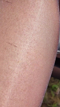 Glossy Black Nylon Footjob Im Garten