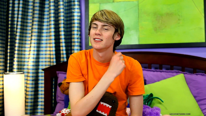 Small-talk with Big-dicked Elijah (Lollipop Twinks)