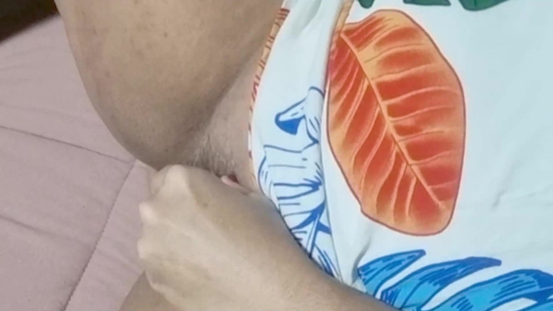 Minhaesposaparaoutro: Куколд муж лижет большую и мясистую киску жены