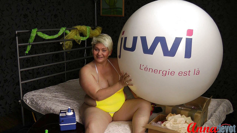 Anna Devot: Annadevot - nový balónkový nafukovací stroj :)