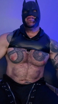 POV: Muskeldominanz, Demütigung, Muskelverehrung: Alpha-dominanter Mann.