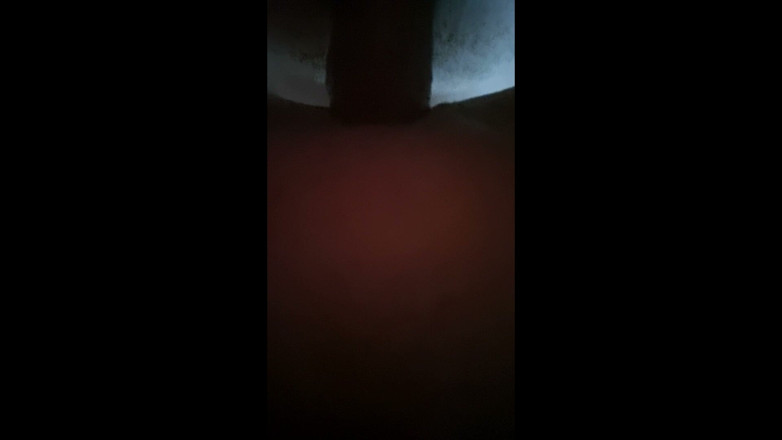 Crazy Girl: Istri sange ini masturbasi di bak mandi sebelum dientot habis-habisan...